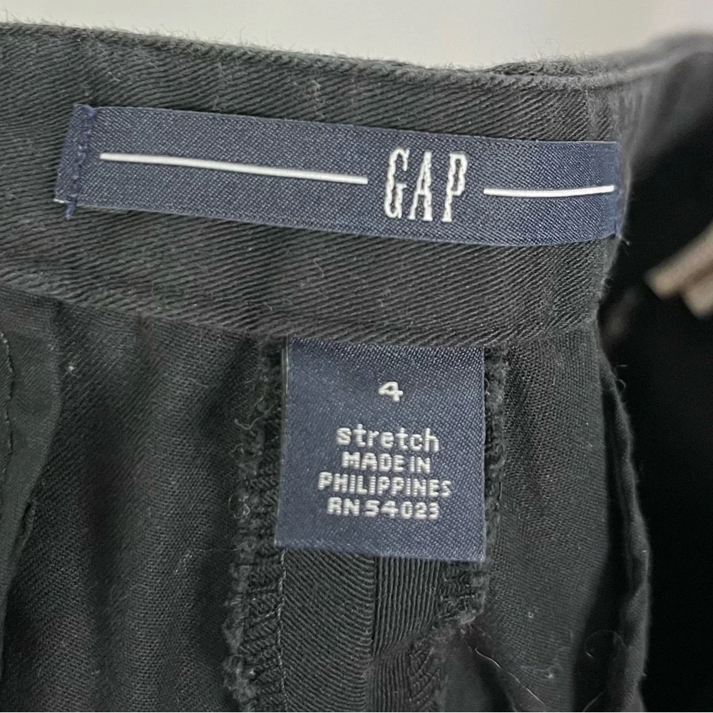 GAP black y2k